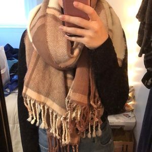 Abercrombie & Fitch Blanket Scarf